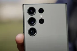 Swipe Up/Down to Switch Cameras on Samsung: How to Disable?