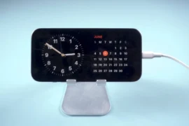 iPhone Slips Into a Digital Clock