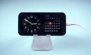 iPhone Slips Into a Digital Clock